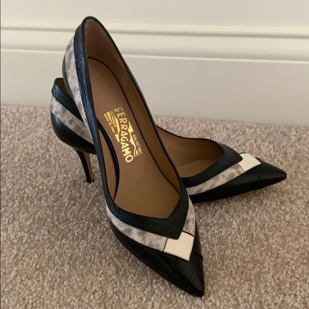 BRAND NEW! Ferragamo Snake Trim Pumps 7.5 C